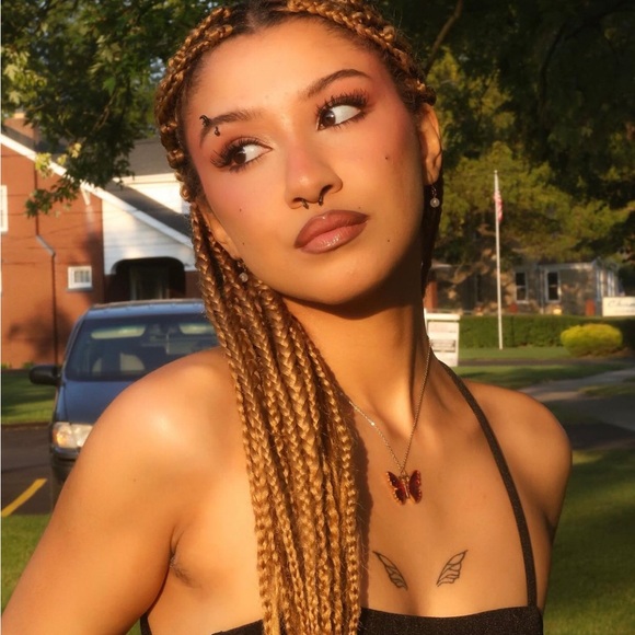 Meet your Posher, Jill - Picture 6 of 7